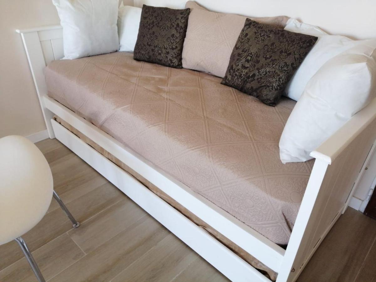 בואנוס איירס Petit Apartment En Avenida Belgrano מראה חיצוני תמונה