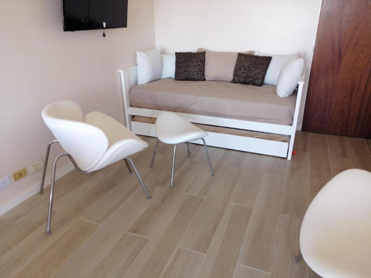 בואנוס איירס Petit Apartment En Avenida Belgrano מראה חיצוני תמונה
