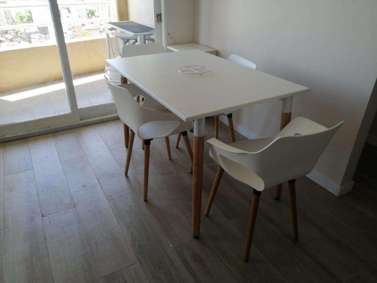 בואנוס איירס Petit Apartment En Avenida Belgrano מראה חיצוני תמונה
