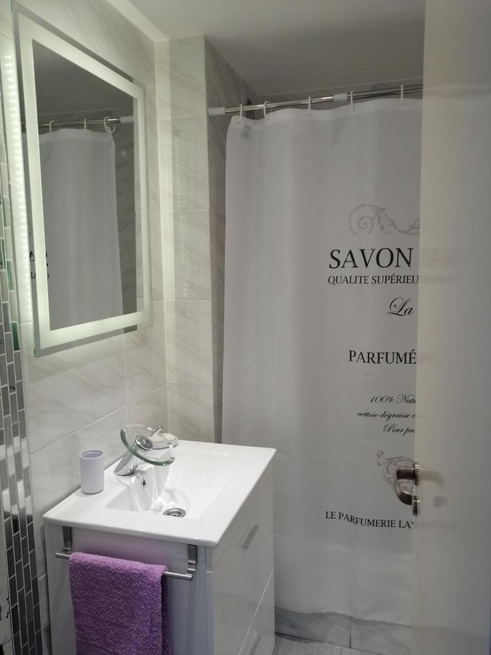 בואנוס איירס Petit Apartment En Avenida Belgrano מראה חיצוני תמונה