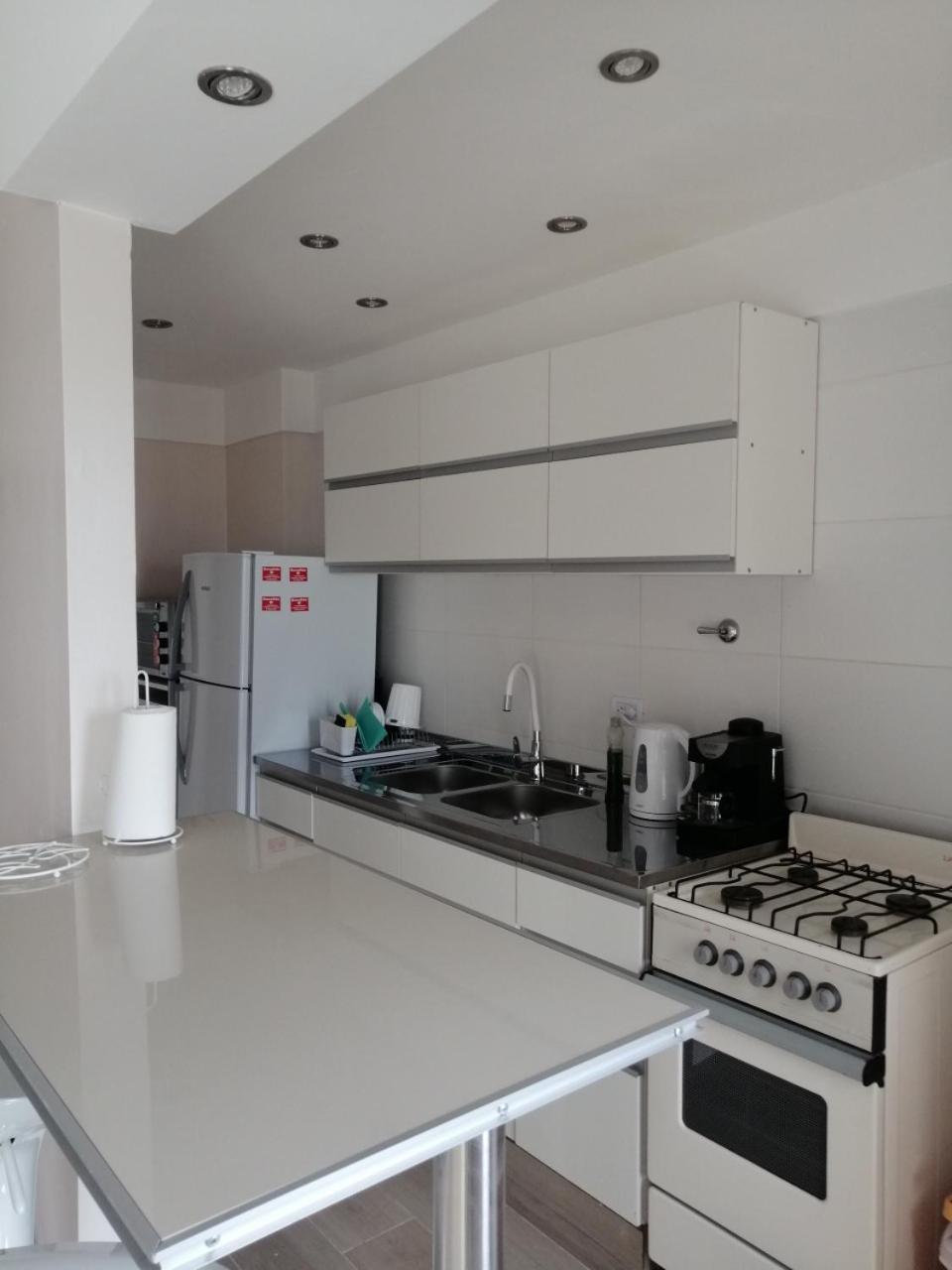 בואנוס איירס Petit Apartment En Avenida Belgrano מראה חיצוני תמונה